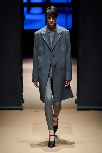 Look 1